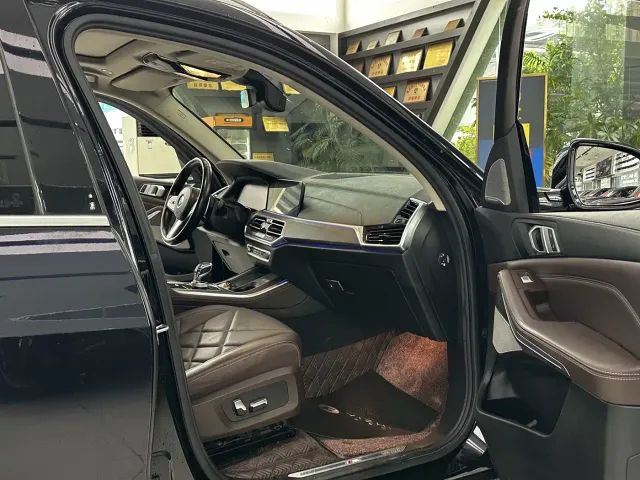 BMW X5 — Фото автомобиля 13