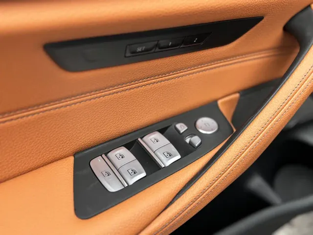 BMW 5 Series — Фото автомобиля 15