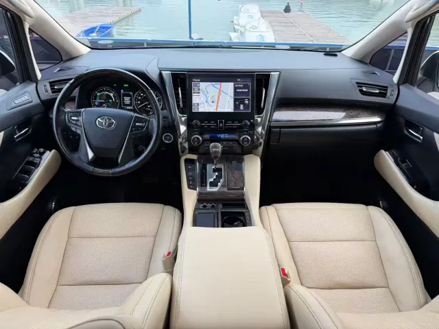 Toyota Vellfire — Фото автомобиля 4