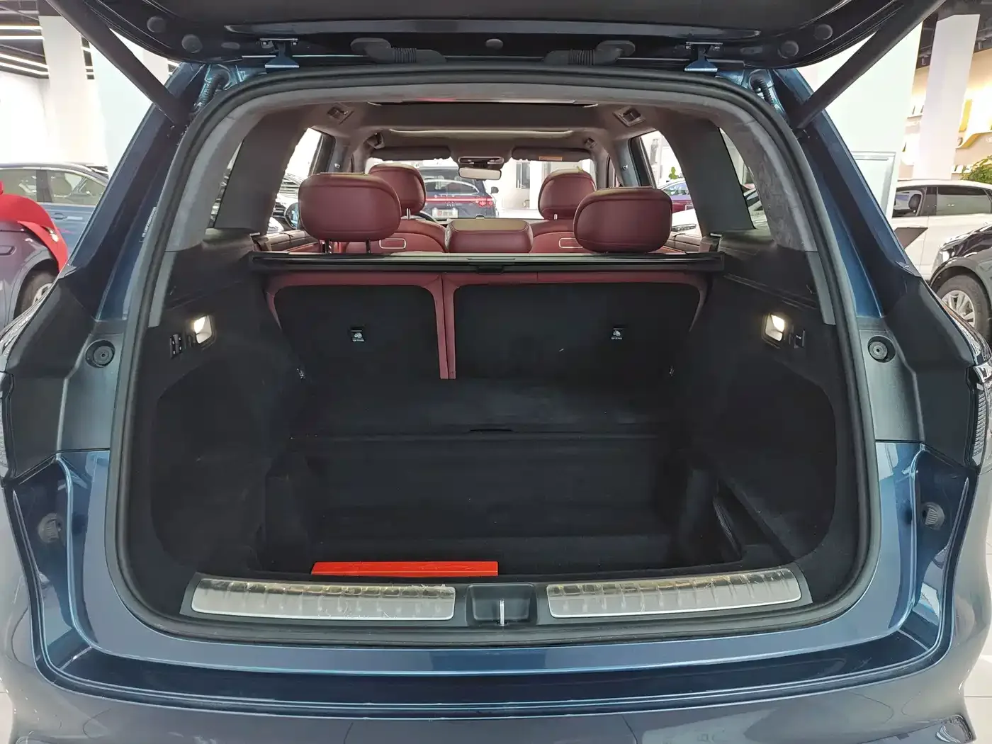 AITO Wenjie AITO M8 2025 Model Extended Range Ultra Edition 53.4kWh 5-Seater — Фото автомобиля 25