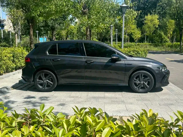Volkswagen Golf — Фото автомобиля 4
