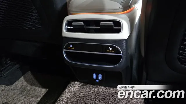 Genesis GV70 2.5T Бензин 2WD — Фото автомобиля 18