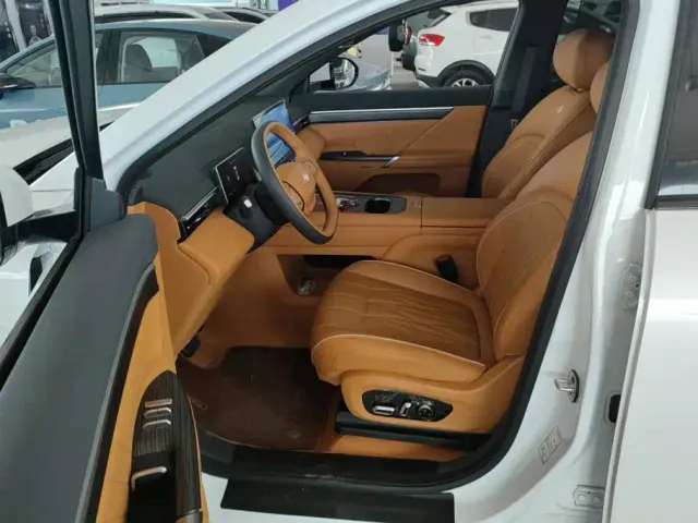 Dongfeng eπ 008 — Фото автомобиля 9