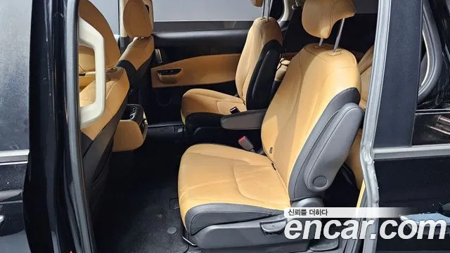 Kia Canival — Фото автомобиля 25