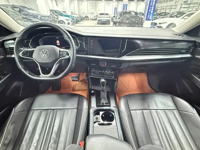 Volkswagen Passat — Фото автомобиля 19