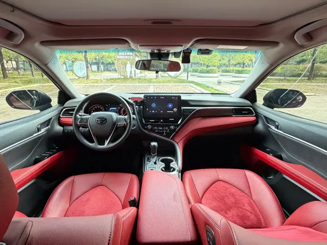 Toyota Camry — Фото автомобиля 16