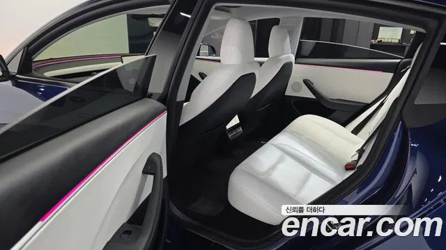 Tesla Model 3 — Фото автомобиля 26