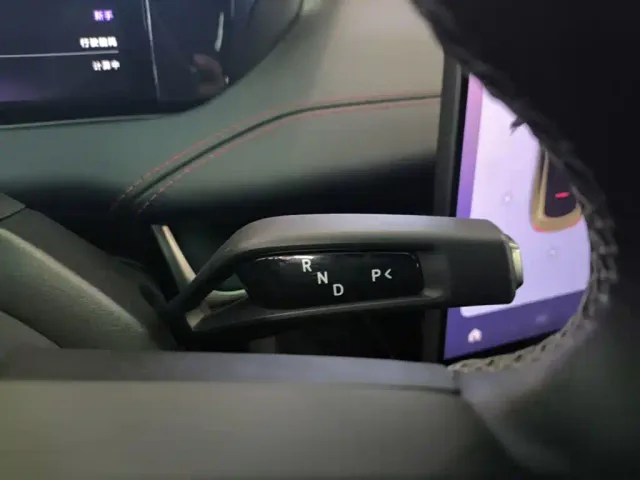Xiaomi SU7 — Фото автомобиля 13