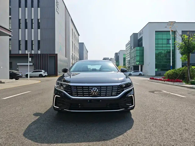 Фотография автомобиля — Volkswagen Passat
