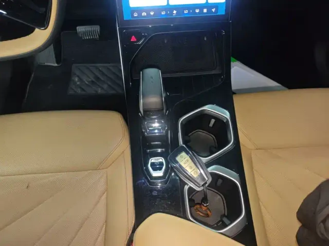 Geely Boyue L — Фото автомобиля 13