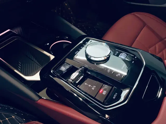 BMW 5 Series — Фото автомобиля 6