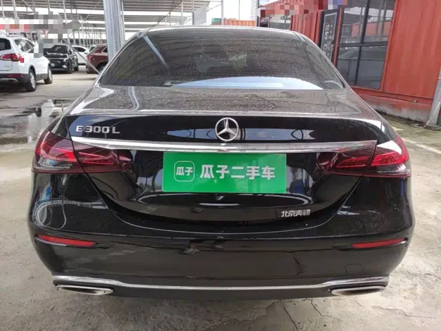 Mercedes-Benz E-Class — Фото автомобиля 5