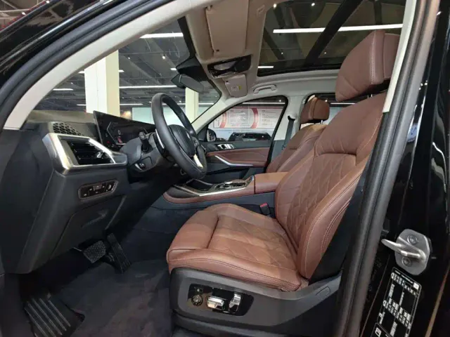 BMW X7 — Фото автомобиля 26