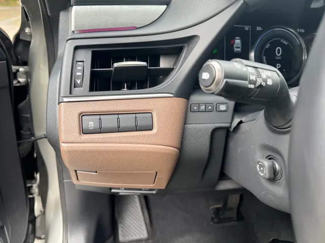 Lexus ES — Фото автомобиля 17