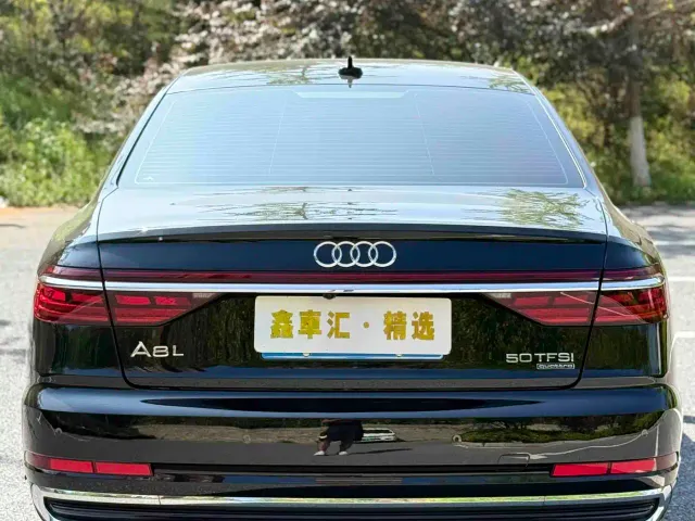 Audi A8 — Фото автомобиля 4