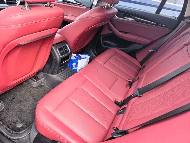 BMW iX3 — Фото автомобиля 7