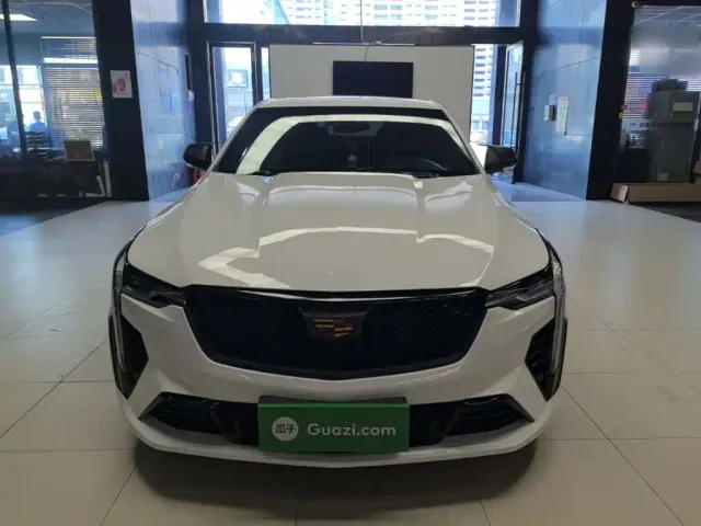 Cadillac CT4 — Фото автомобиля 2