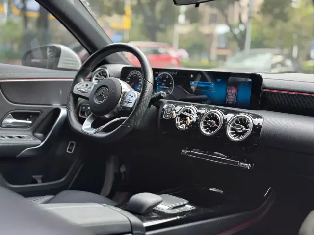 Mercedes-Benz A-Class — Фото автомобиля 6
