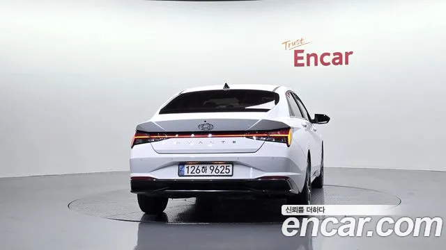 Hyundai Avante CN7 — Фото автомобиля 4
