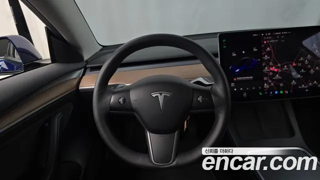 Tesla Model 3 — Фото автомобиля 20