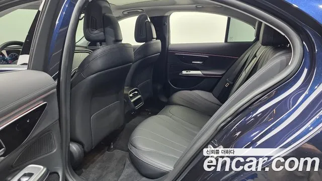 Mercedes-Benz E-Class — Фото автомобиля 22