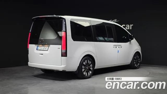 Hyundai Staria Staria 4WD Lounge 7 мест — Фото автомобиля 2