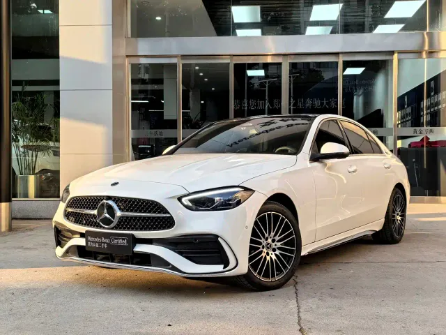 Фотография автомобиля — Mercedes-Benz C-Class
