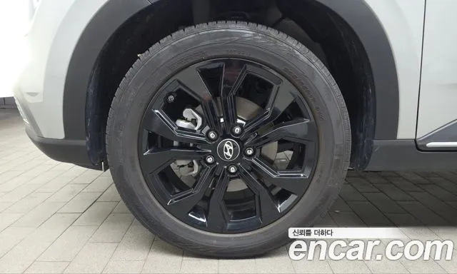 Hyundai Venue — Фото автомобиля 5