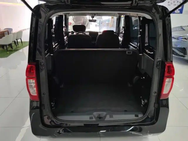 Wuling Zhiguang NEV — Фото автомобиля 4