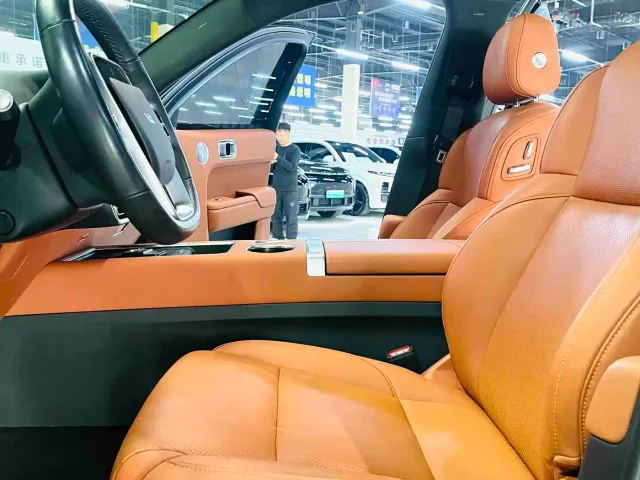 Li Auto L7 — Фото автомобиля 7