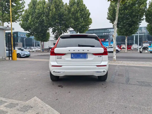 Volvo XC60 — Фото автомобиля 11