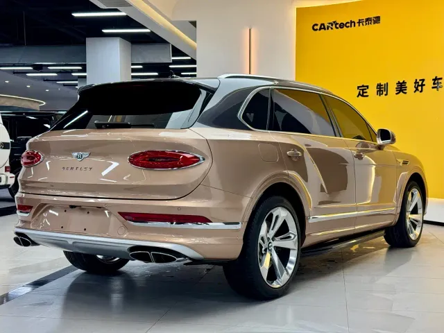 Bentley Bentayga — Фото автомобиля 7