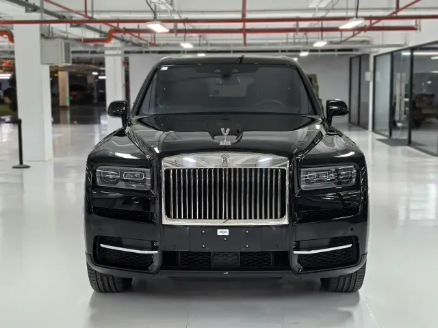Rolls-Royce Cullinan — Фото автомобиля 2