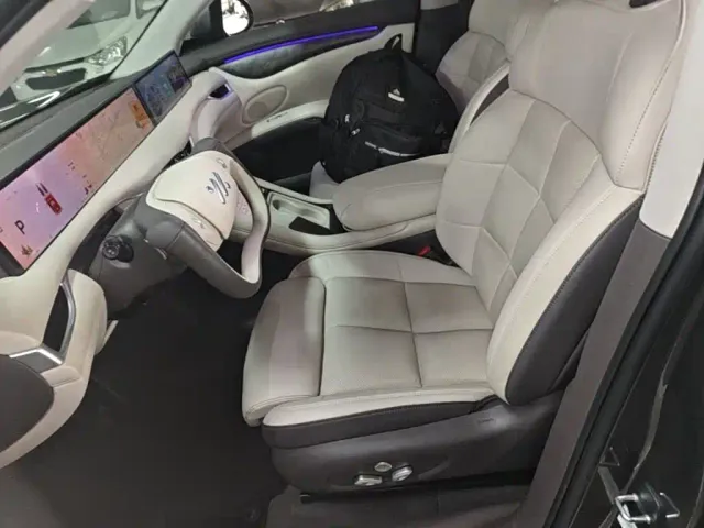 IM Motors LS6 — Фото автомобиля 14