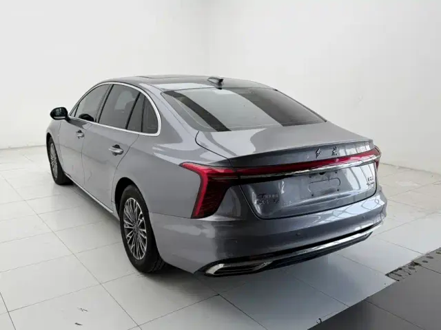 Hongqi H5 — Фото автомобиля 9