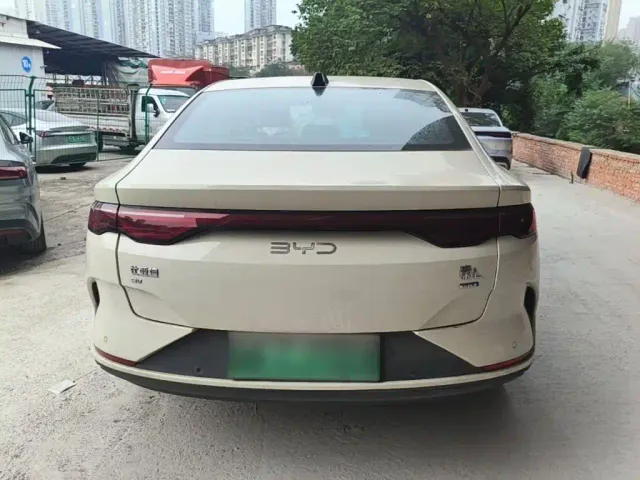 BYD Qin L — Фото автомобиля 5