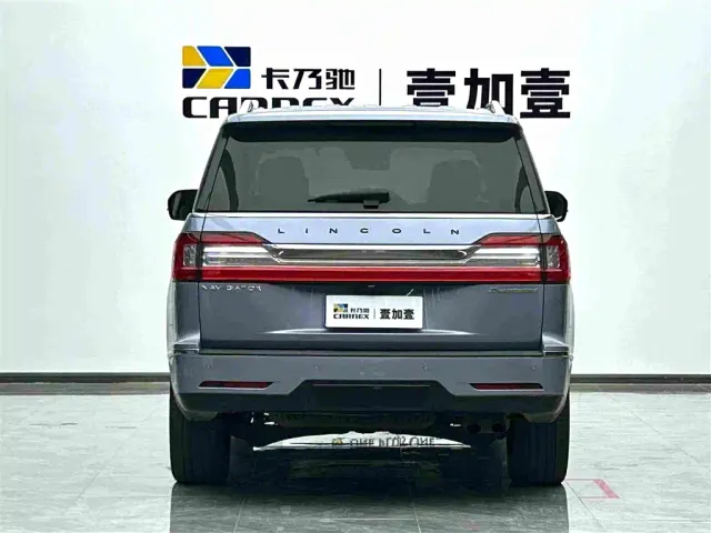 Lincoln Navigator — Фото автомобиля 17
