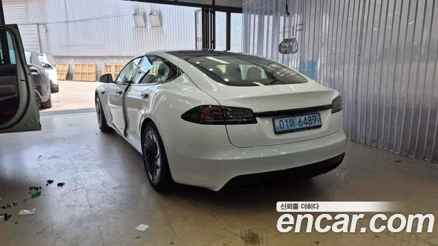 Tesla Model S — Фото автомобиля 2