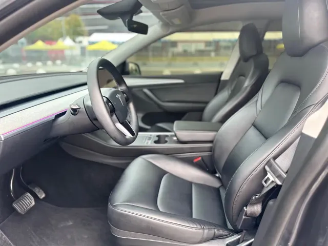 Tesla Model Y — Фото автомобиля 4