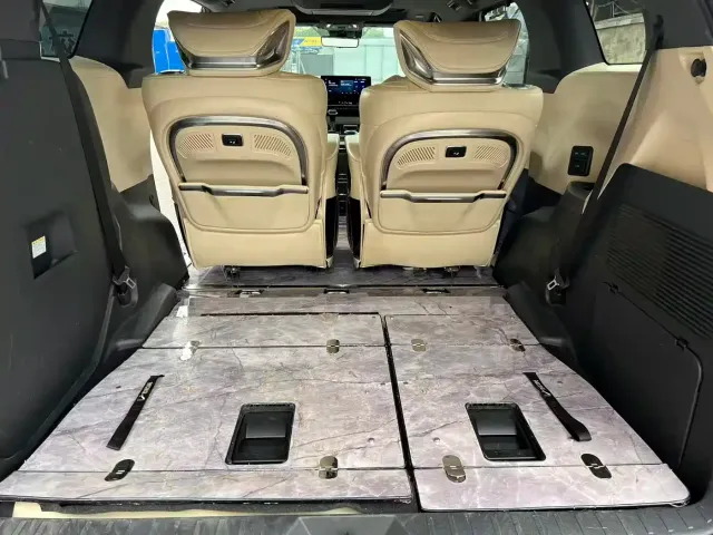 Toyota Sienna — Фото автомобиля 14