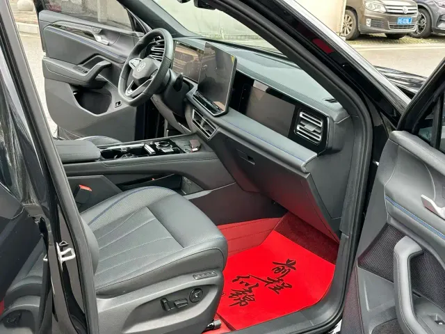 Volkswagen Tiguan L — Фото автомобиля 6