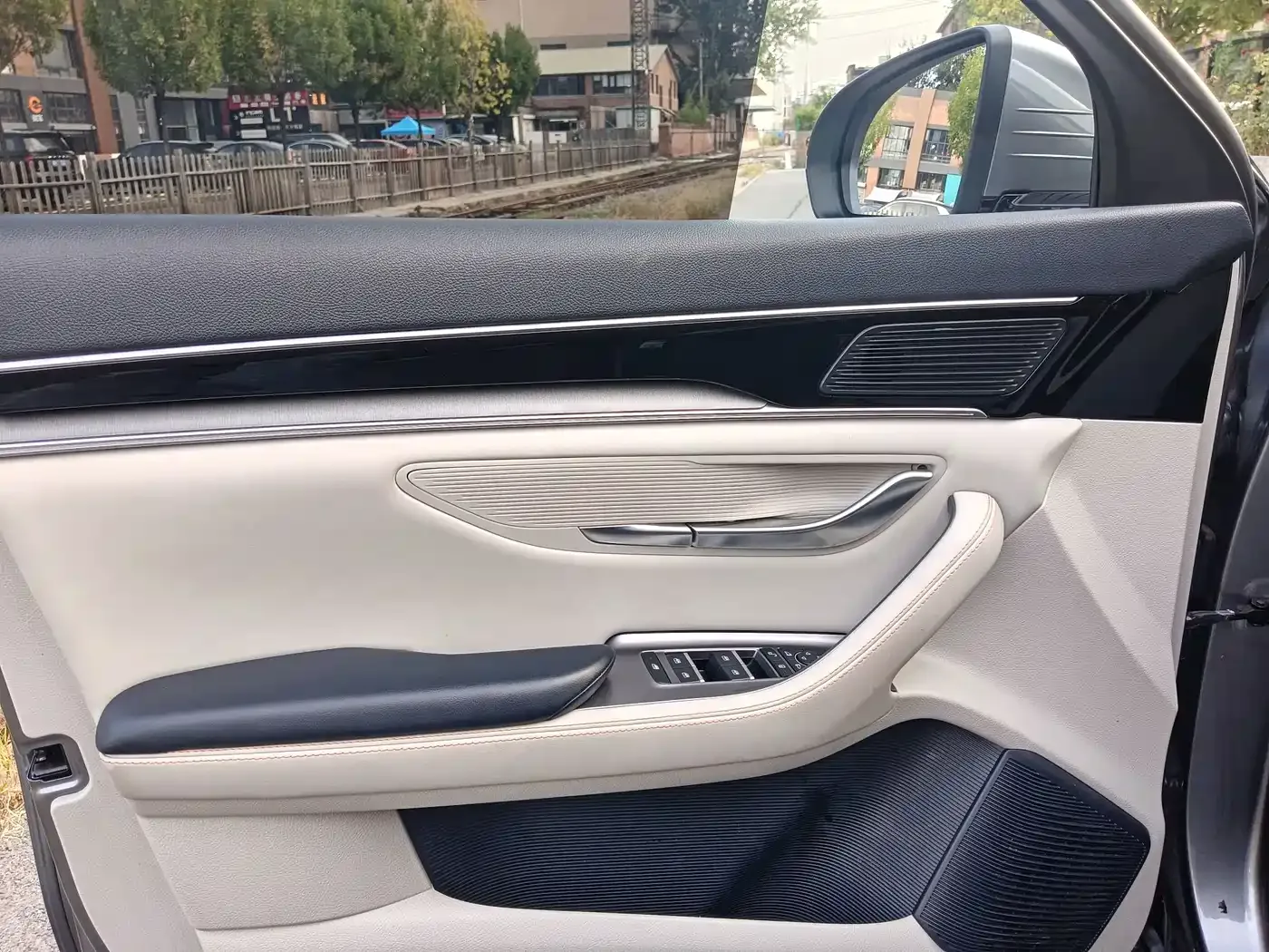 BYD Song PLUS PHEV 2024 Glory Edition EV 520km Luxury — Фото автомобиля 13