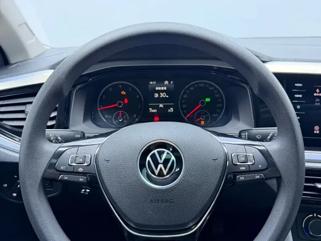 Volkswagen Polo — Фото автомобиля 14