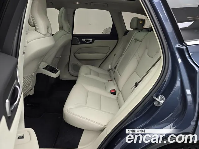 Volvo XC60 Generation 2 — Фото автомобиля 11