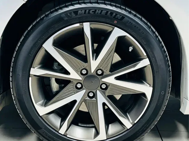 GAC Aion S Plus — Фото автомобиля 11