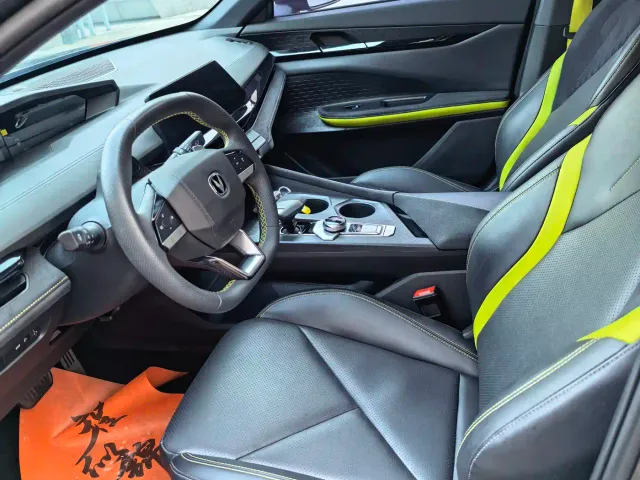Changan Changan UNI-V 2022 1.5T Sport Edition — Фото автомобиля 6