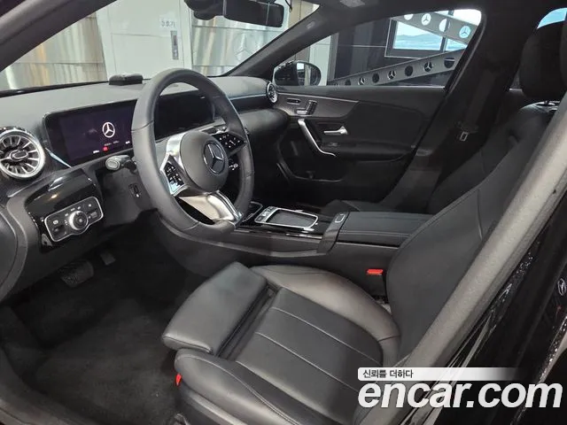 Mercedes-Benz A-Class — Фото автомобиля 11