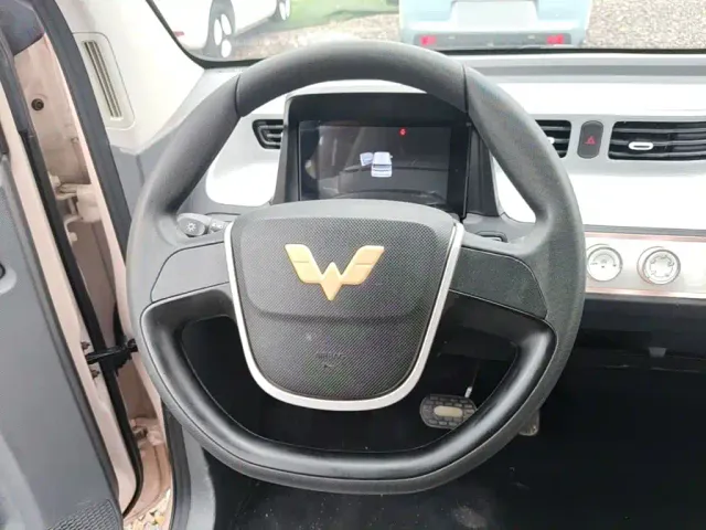 Wuling Hongguang Mini EV — Фото автомобиля 10