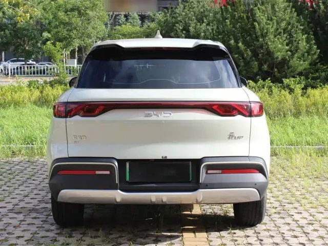 BYD Yuan UP — Фото автомобиля 5