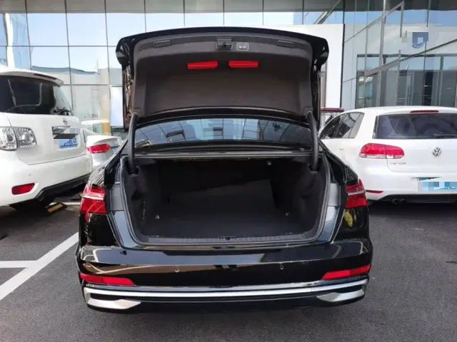Audi A6L — Фото автомобиля 18